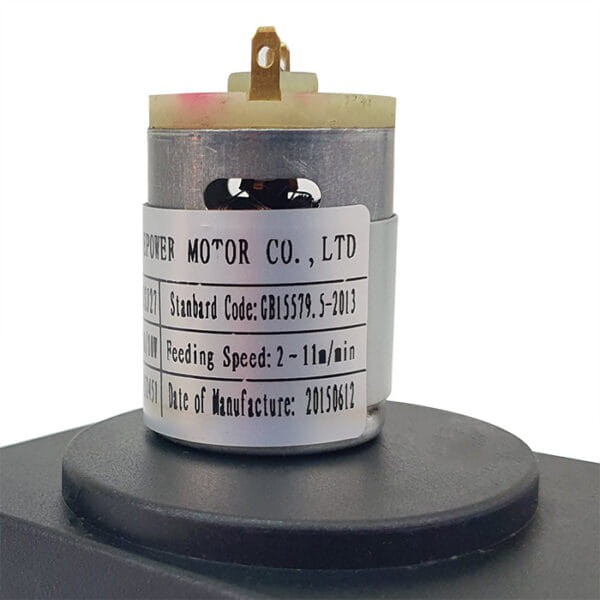 Podajnik-12V-DC-silnik-700-600x600.jpg